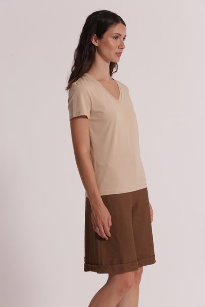 T-SHIRT BASIC CON RICAMO GATTO CON SCOLLO A V