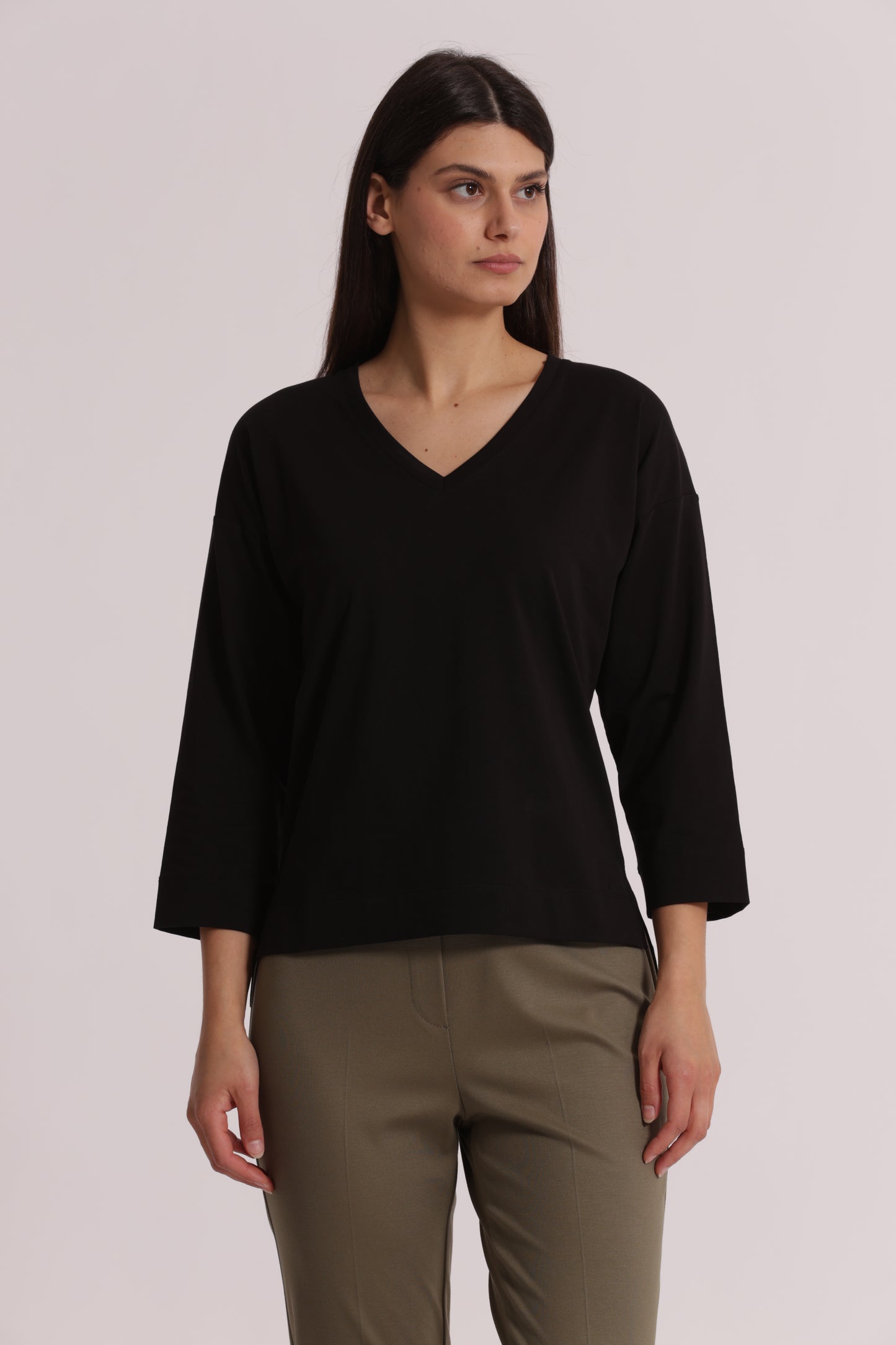 T-SHIRT BASIC CON RICAMO GATTO MANICHE LUNGHE