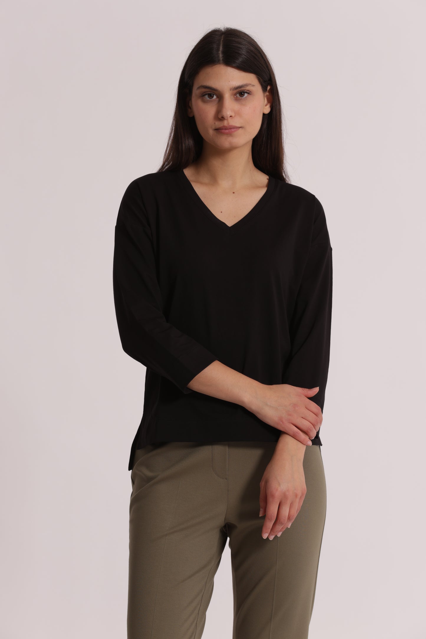 T-SHIRT BASIC CON RICAMO GATTO MANICHE LUNGHE