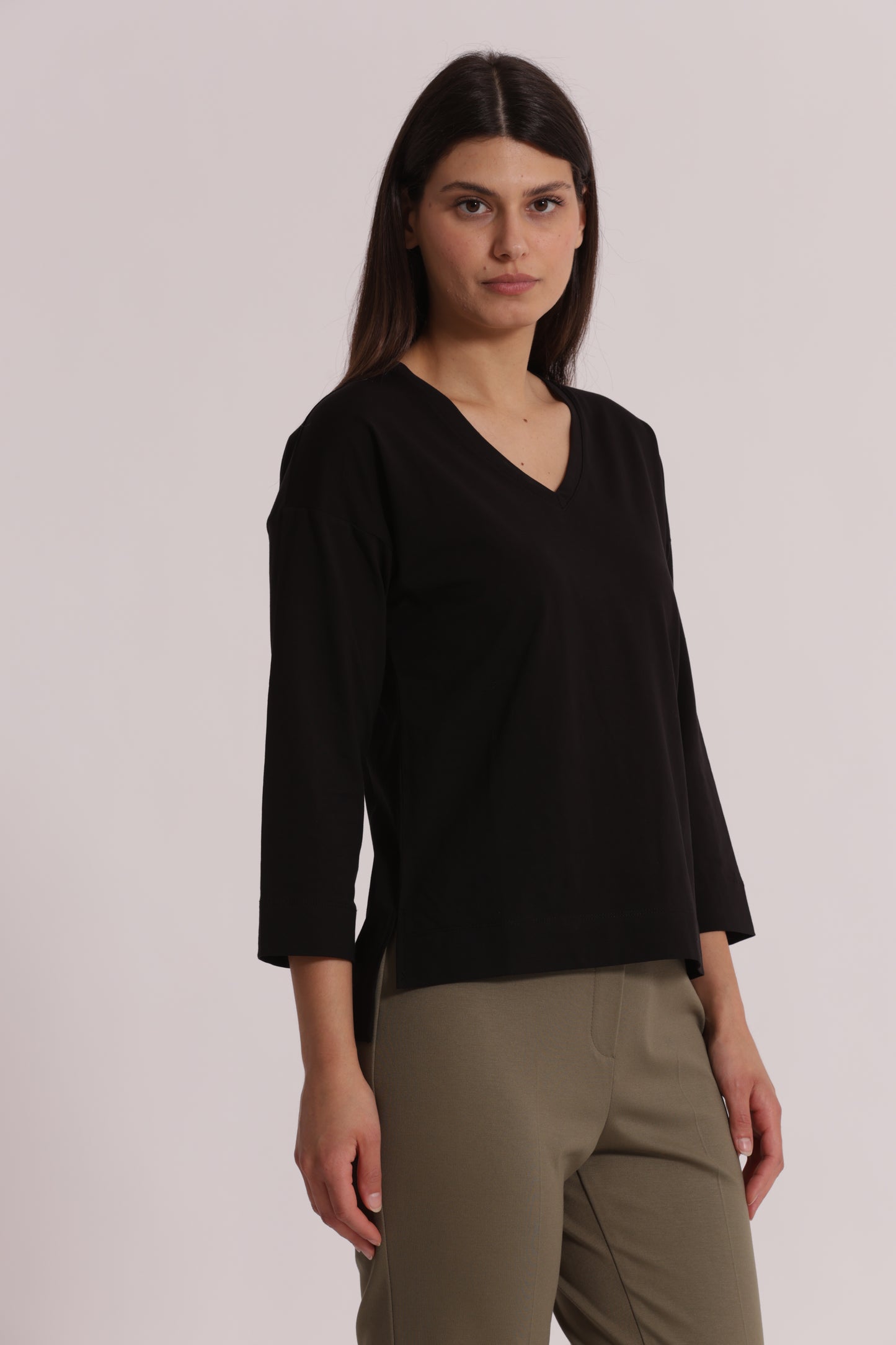 T-SHIRT BASIC CON RICAMO GATTO MANICHE LUNGHE