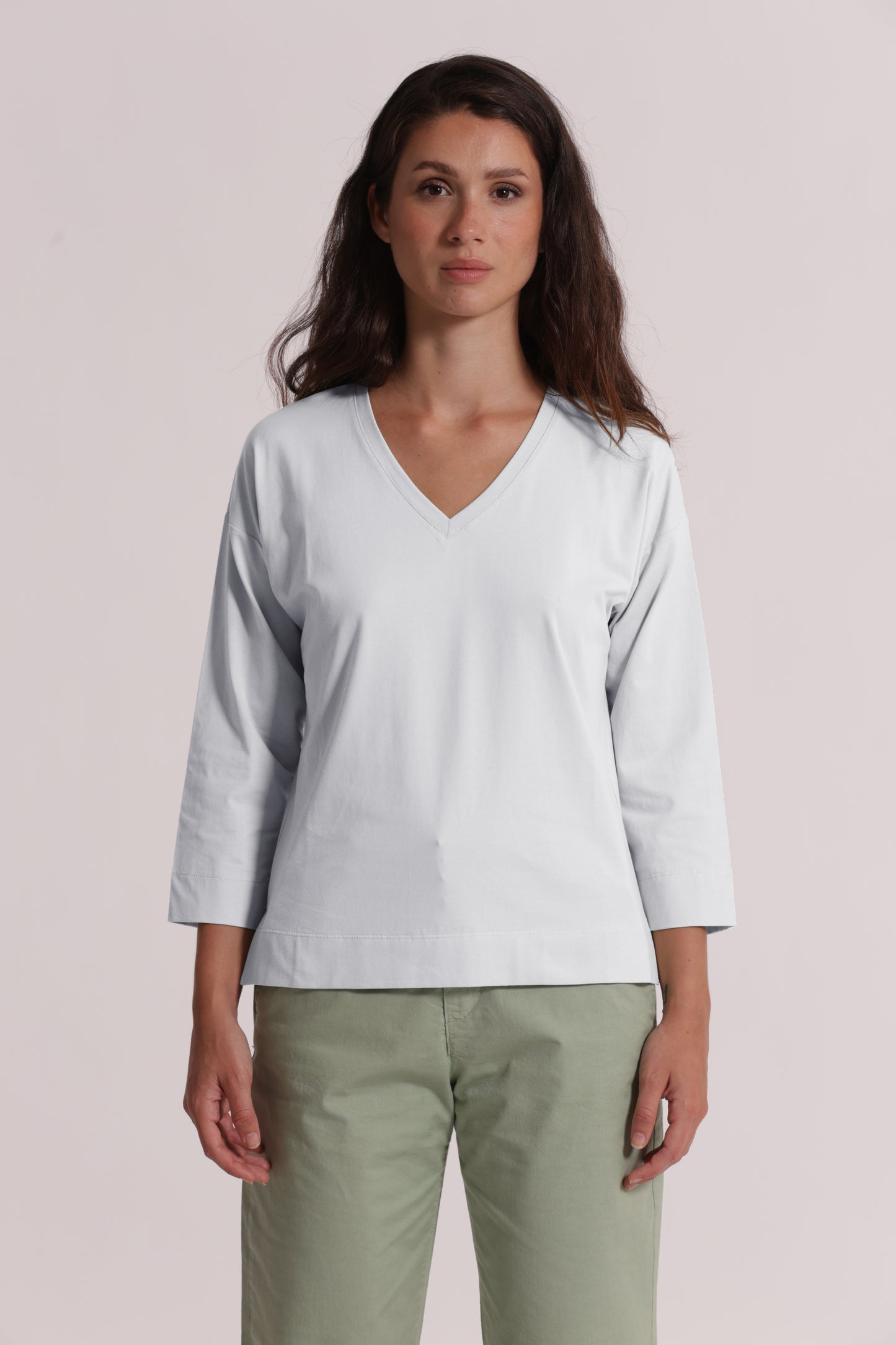 T-SHIRT BASIC CON RICAMO GATTO MANICHE LUNGHE