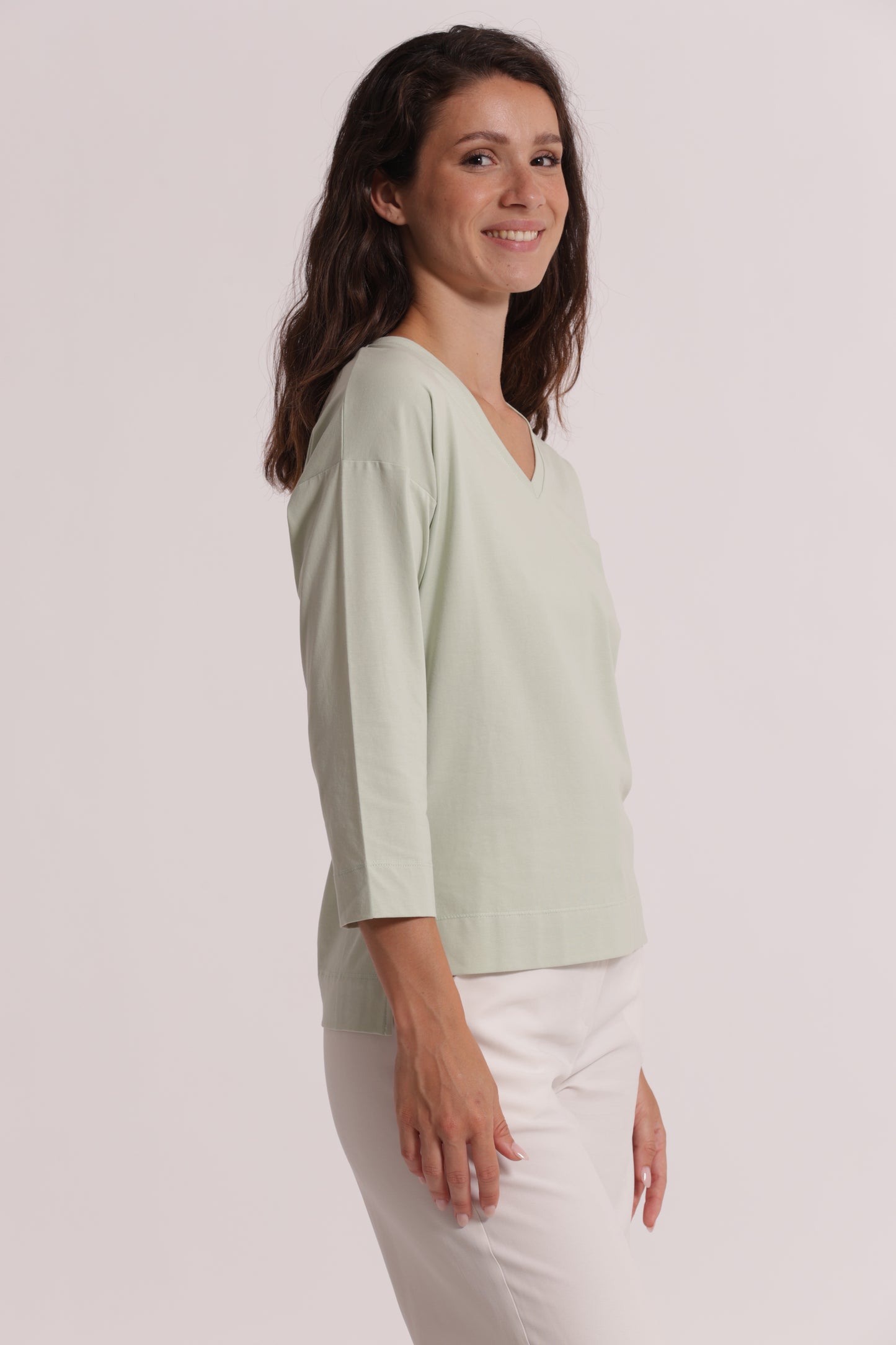 T-SHIRT BASIC CON RICAMO GATTO MANICHE LUNGHE