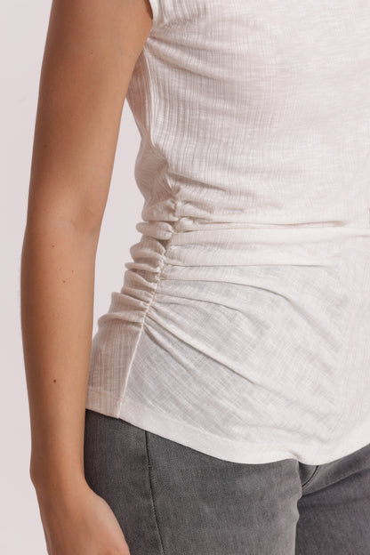 T-SHIRT CON ARRICCIO LATERALE