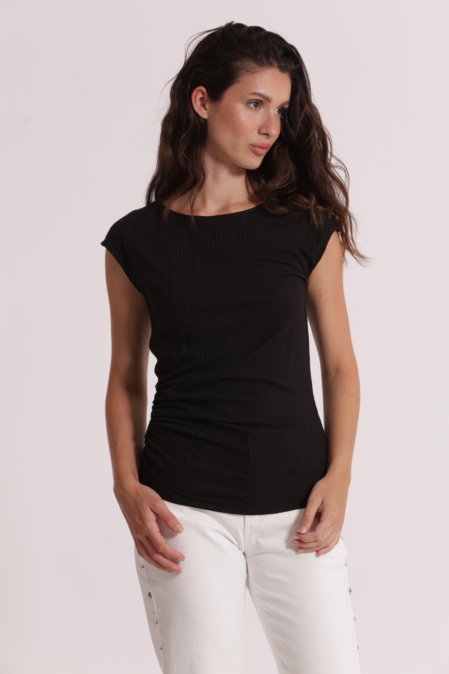 T-SHIRT CON ARRICCIO LATERALE