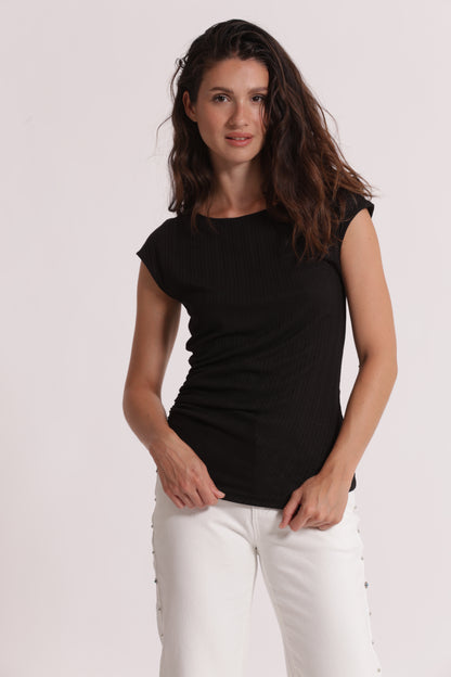 T-SHIRT CON ARRICCIO LATERALE