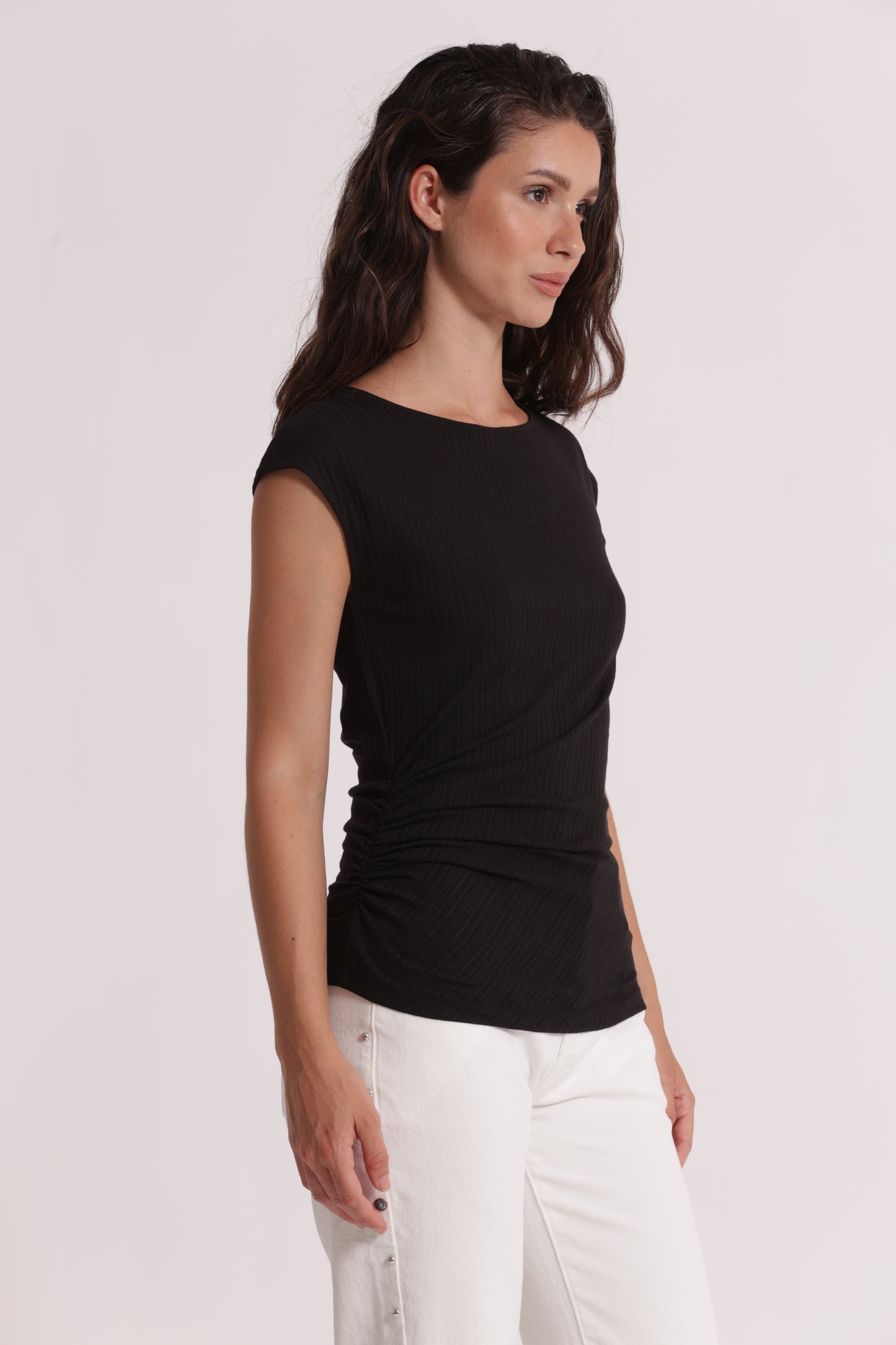 T-SHIRT CON ARRICCIO LATERALE