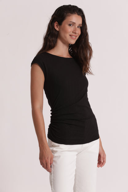T-SHIRT CON ARRICCIO LATERALE