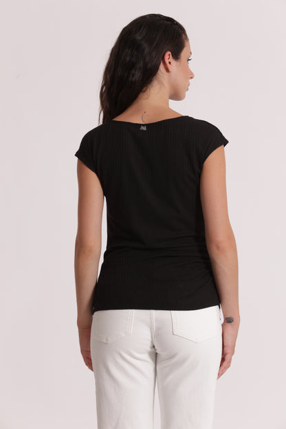 T-SHIRT CON ARRICCIO LATERALE
