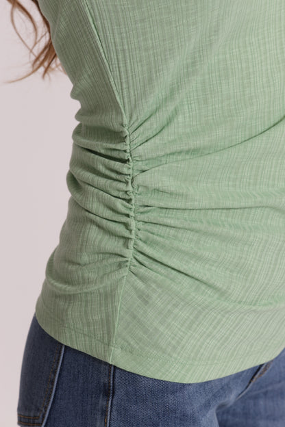T-SHIRT CON ARRICCIO LATERALE