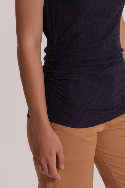 T-SHIRT CON ARRICCIO LATERALE