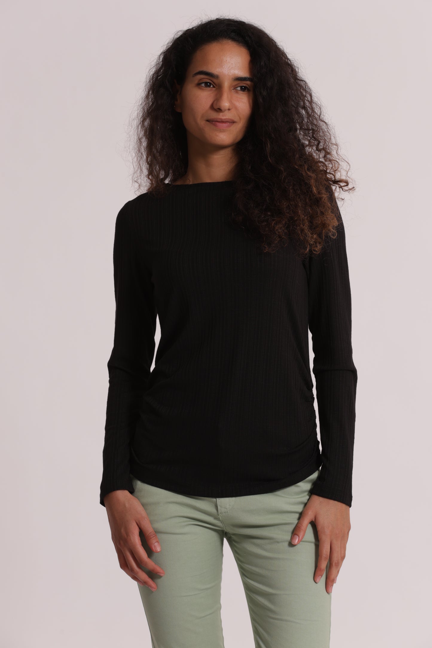 T-SHIRT CON ARRICCIO LATERALE MANICHE LUNGHE