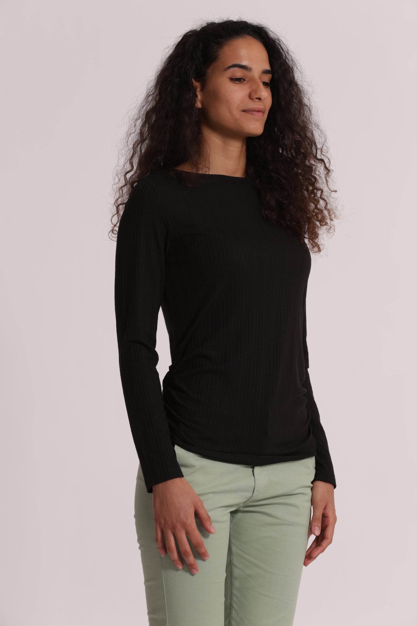 T-SHIRT CON ARRICCIO LATERALE MANICHE LUNGHE