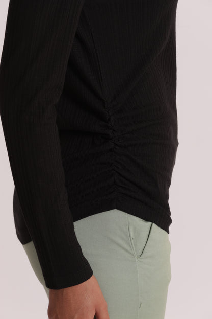 T-SHIRT CON ARRICCIO LATERALE MANICHE LUNGHE