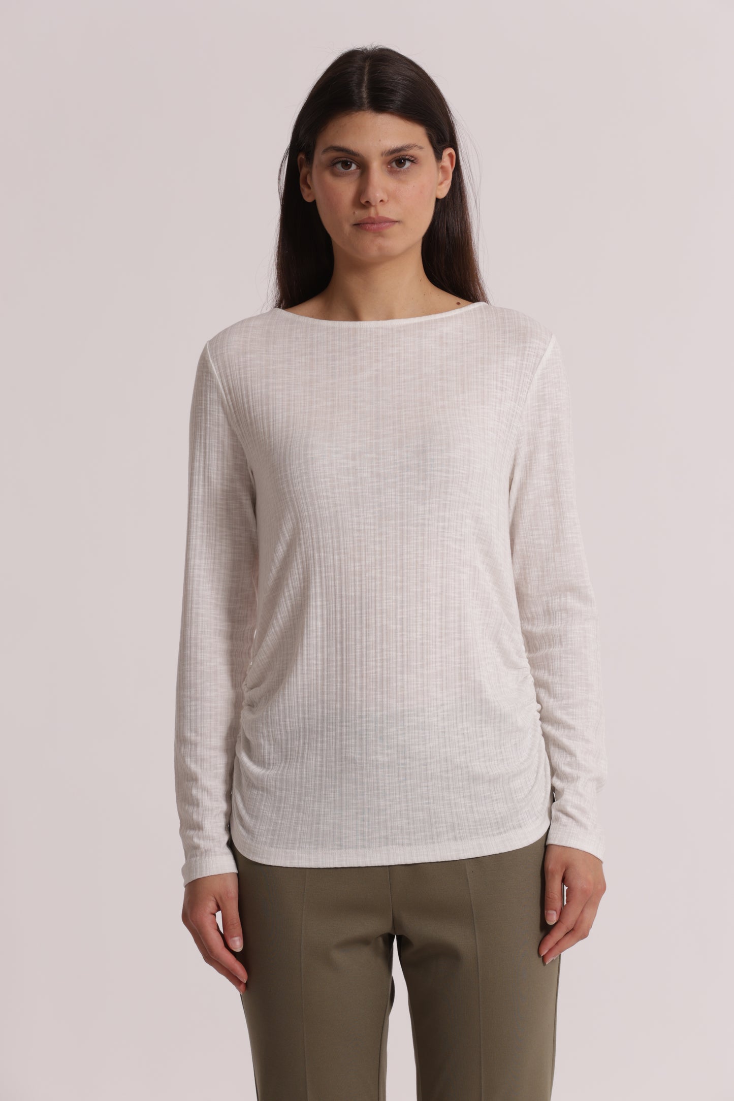 T-SHIRT CON ARRICCIO LATERALE MANICHE LUNGHE