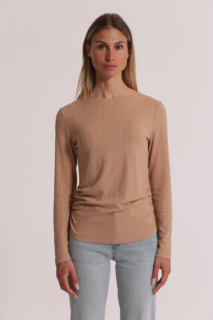 T-SHIRT CON ARRICCIO LATERALE MANICHE LUNGHE