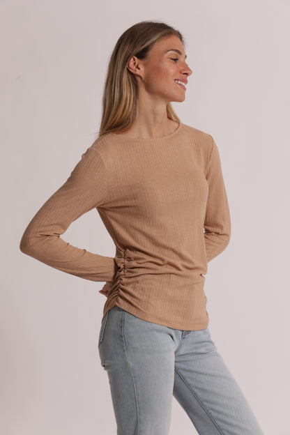 T-SHIRT CON ARRICCIO LATERALE MANICHE LUNGHE