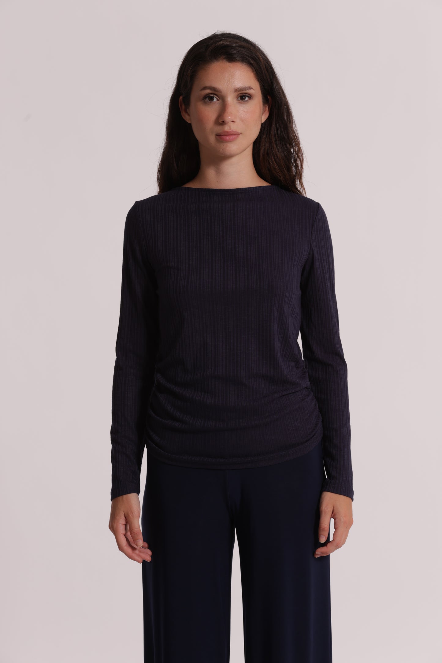 T-SHIRT CON ARRICCIO LATERALE MANICHE LUNGHE