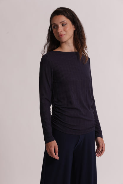 T-SHIRT CON ARRICCIO LATERALE MANICHE LUNGHE