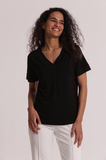 T-SHIRT SCOLLO A V CON DETTAGLI IN GEORGETTE