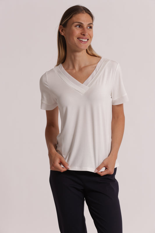 T-SHIRT SCOLLO A V CON DETTAGLI IN GEORGETTE