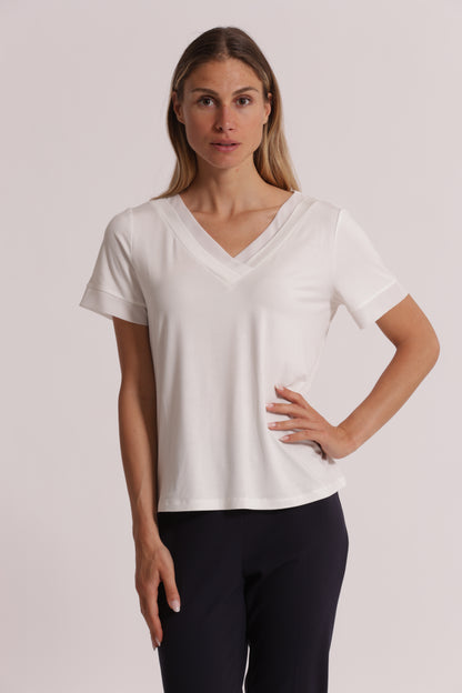 T-SHIRT SCOLLO A V CON DETTAGLI IN GEORGETTE