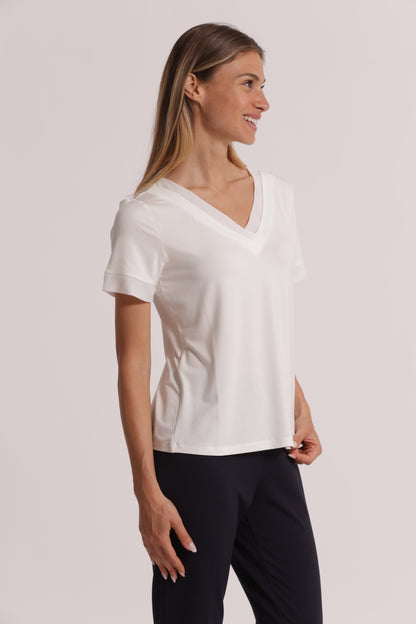 T-SHIRT SCOLLO A V CON DETTAGLI IN GEORGETTE