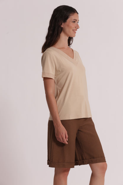 T-SHIRT SCOLLO A V CON DETTAGLI IN GEORGETTE