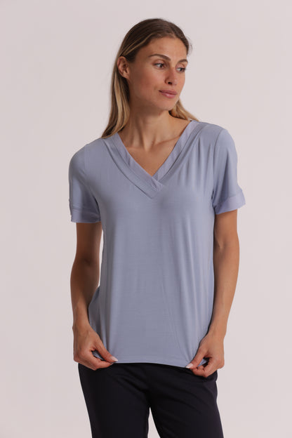 T-SHIRT SCOLLO A V CON DETTAGLI IN GEORGETTE