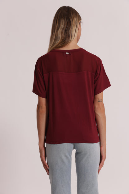 T-SHIRT SCOLLO TONDO CON DETTAGLI IN GEORGETTE
