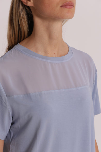 T-SHIRT SCOLLO TONDO CON DETTAGLI IN GEORGETTE