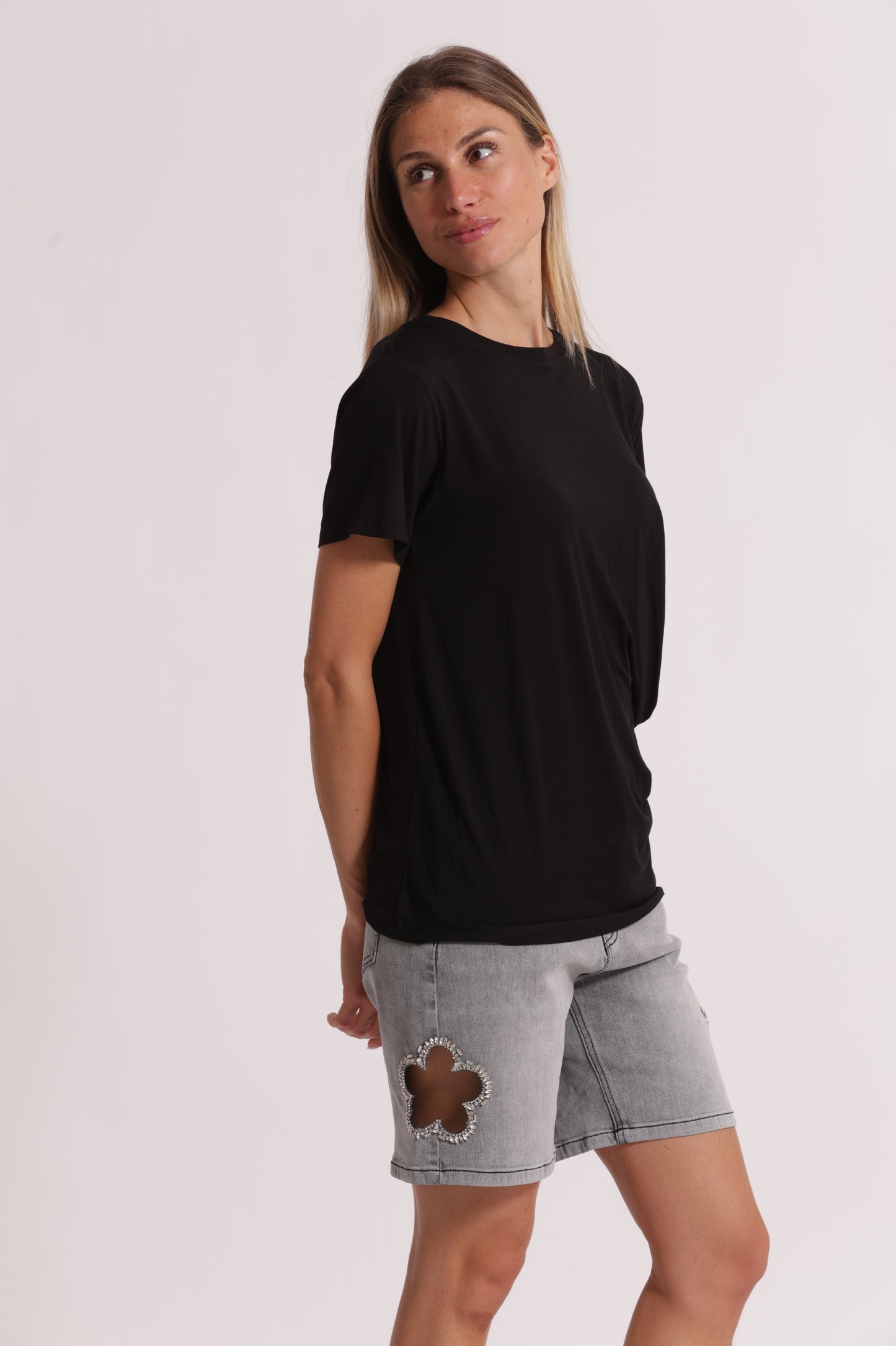 T-SHIRT MEZZE MANICHE CON ARRICCIO LATERALE
