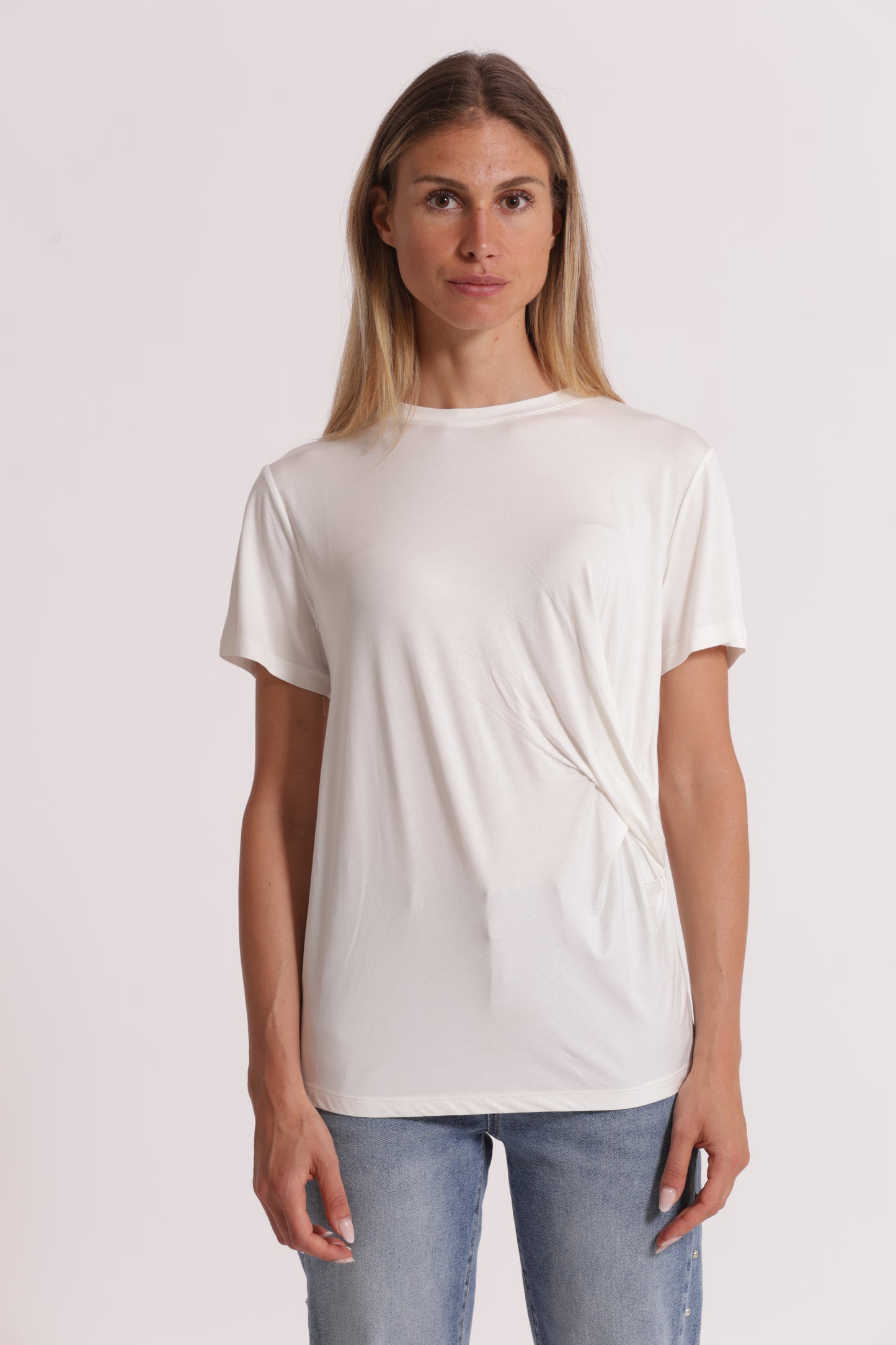 T-SHIRT MEZZE MANICHE CON ARRICCIO LATERALE