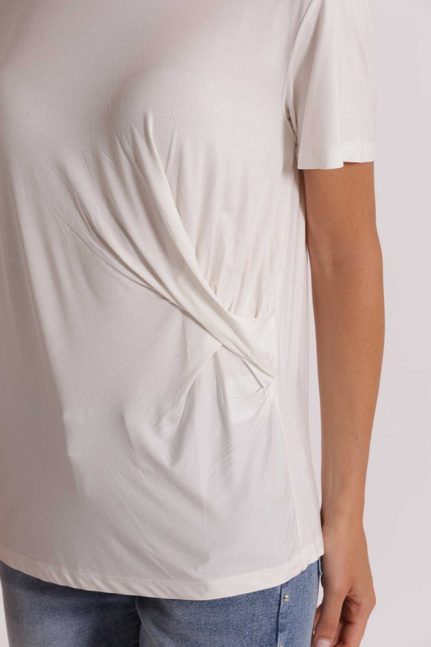 T-SHIRT MEZZE MANICHE CON ARRICCIO LATERALE