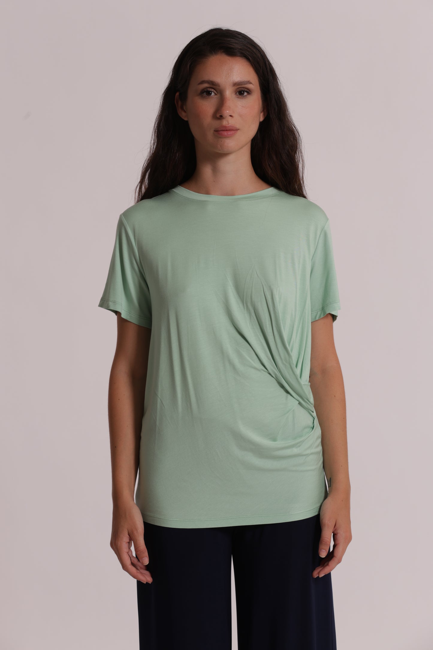 T-SHIRT MEZZE MANICHE CON ARRICCIO LATERALE