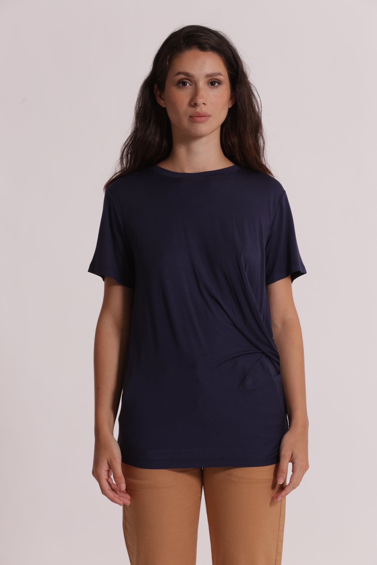 T-SHIRT MEZZE MANICHE CON ARRICCIO LATERALE