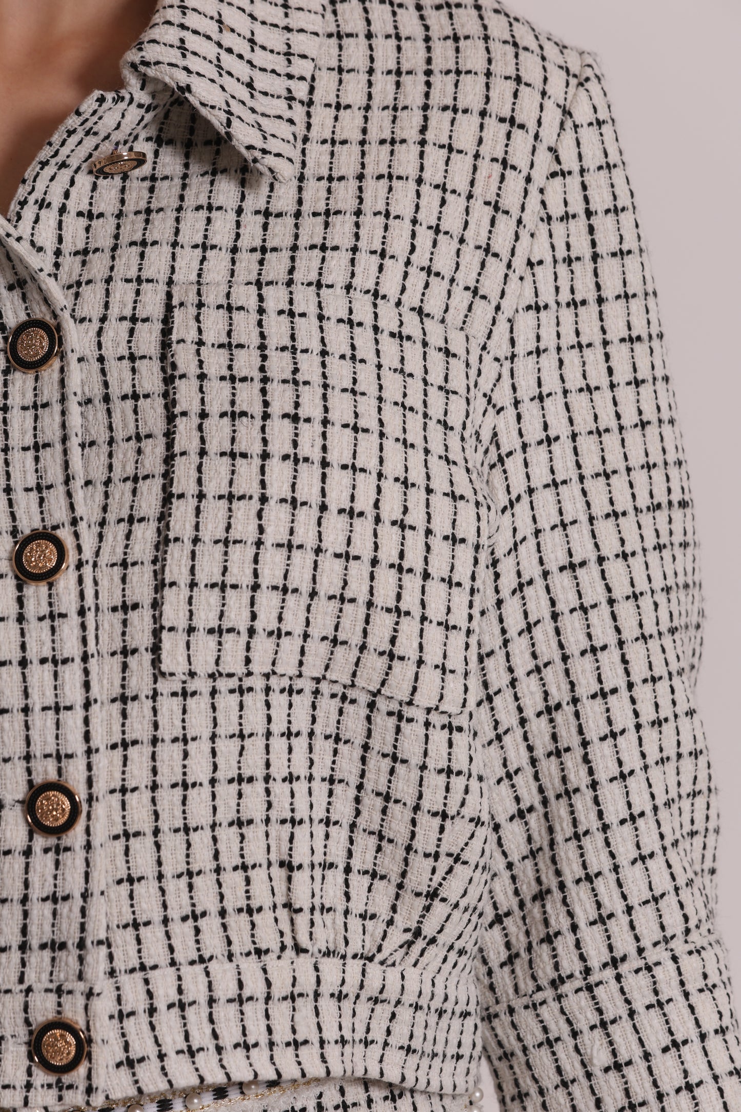 GIACCA CROP IN TWEED CON BOTTONI GIOIELLO