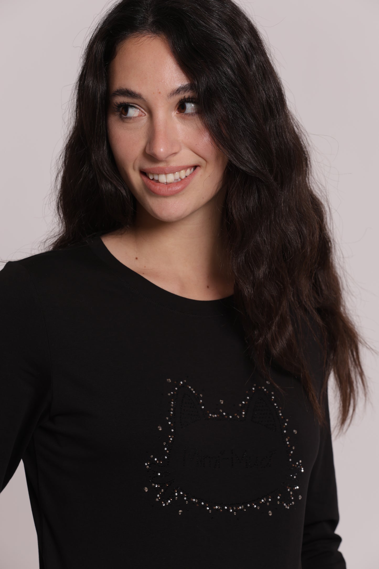 T-SHIRT A MANICHE LUNGHE CON GATTO STRASS