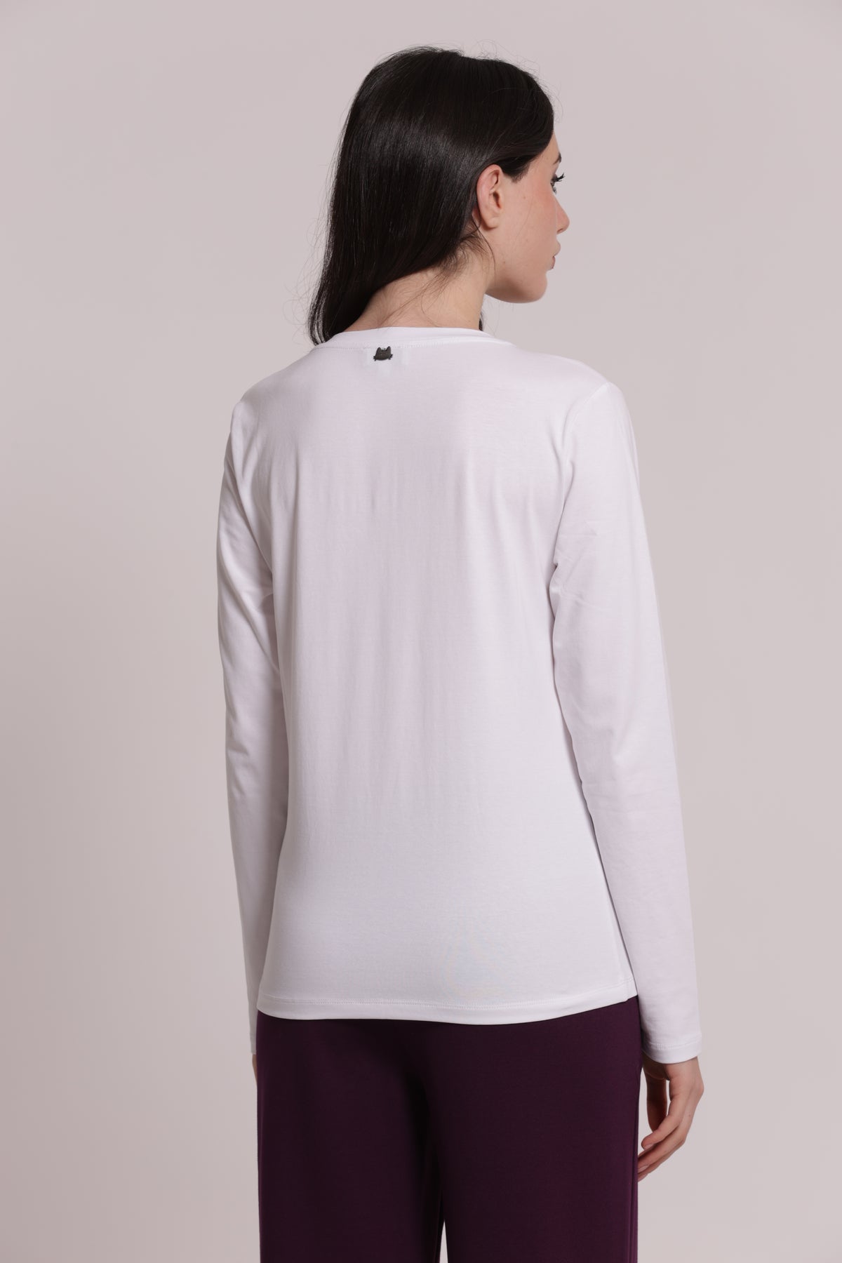 T-SHIRT MANICHE LUNGHE CON GATTO E STRASS FRONTALI
