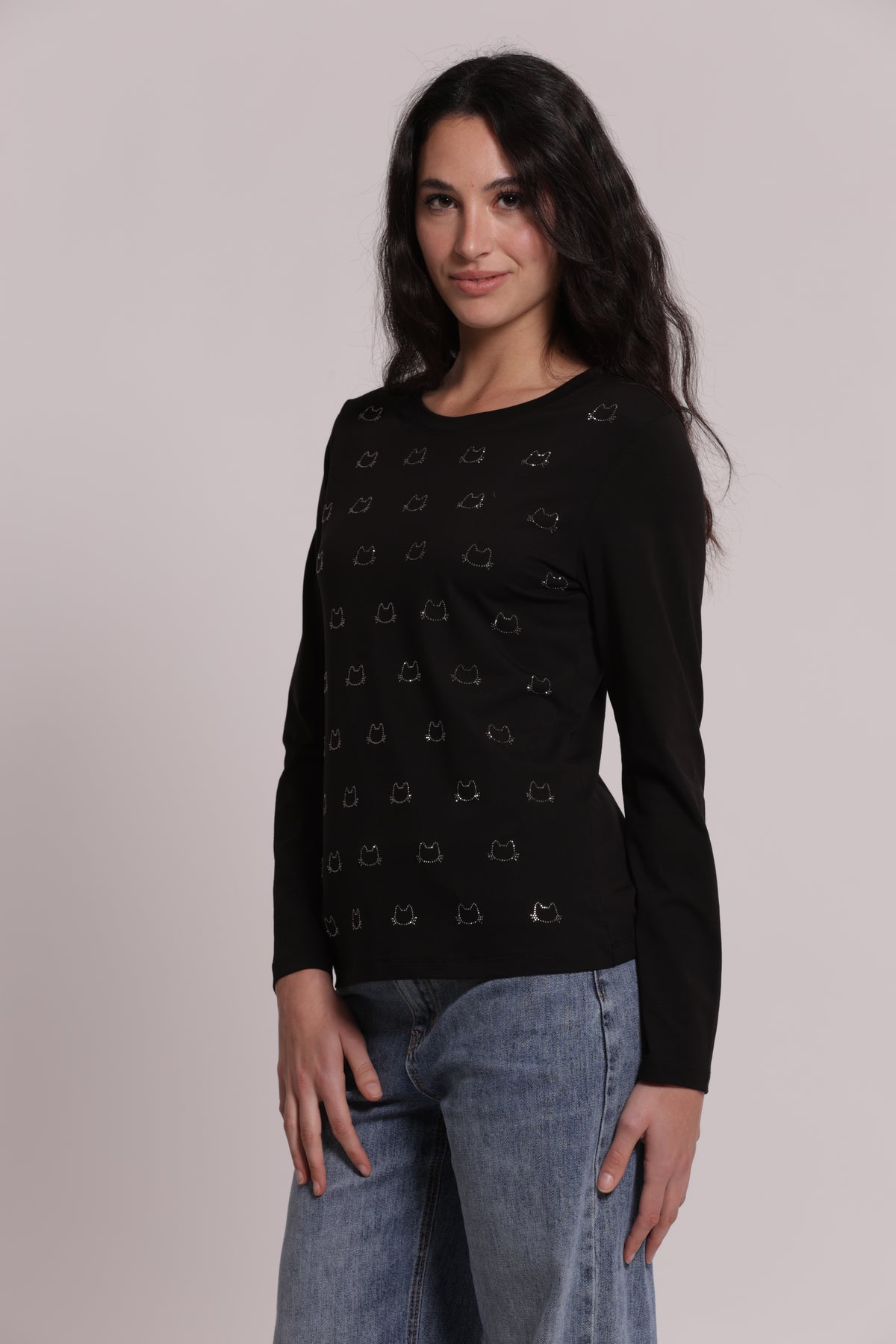 T-SHIRT MANICHE LUNGHE CON SCOLLO A V E GATTI STRASS