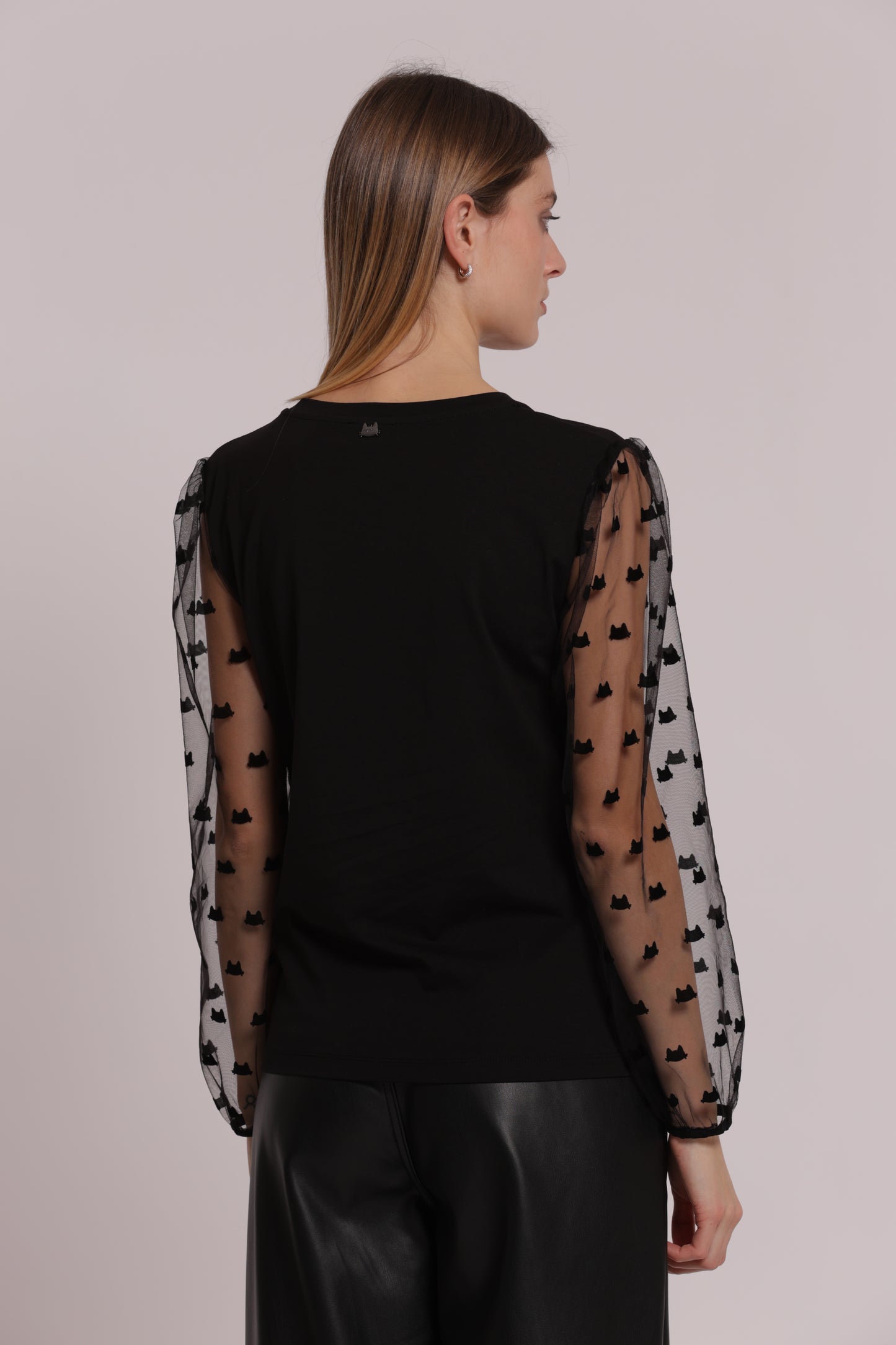T-SHIRT MANICHE LUNGHE TRASPARENTI E ELESTICO SUL POLSINO