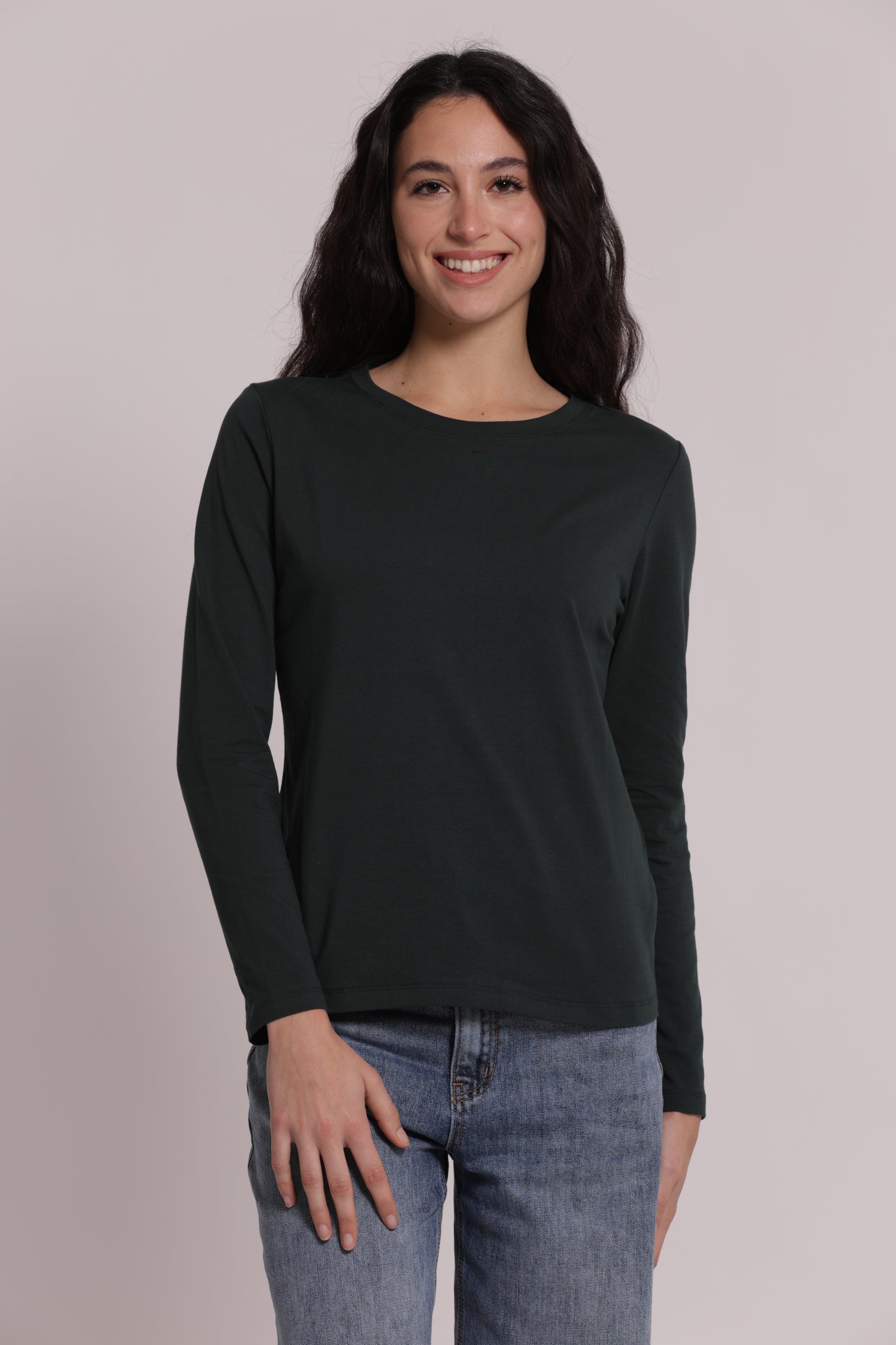 T-SHIRT MANICHE LUNGHE CON RICAMO DIETRO