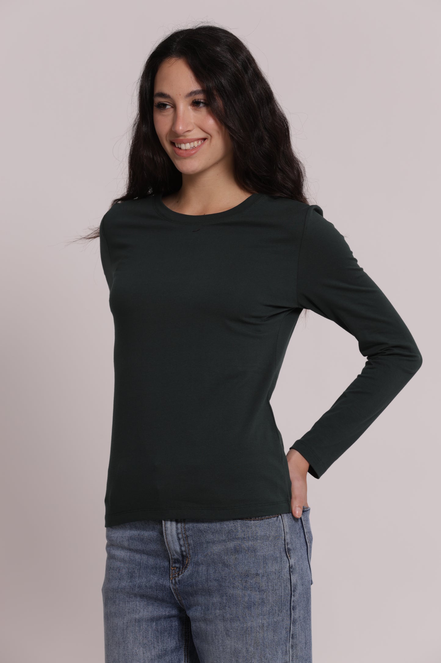 T-SHIRT MANICHE LUNGHE CON RICAMO DIETRO