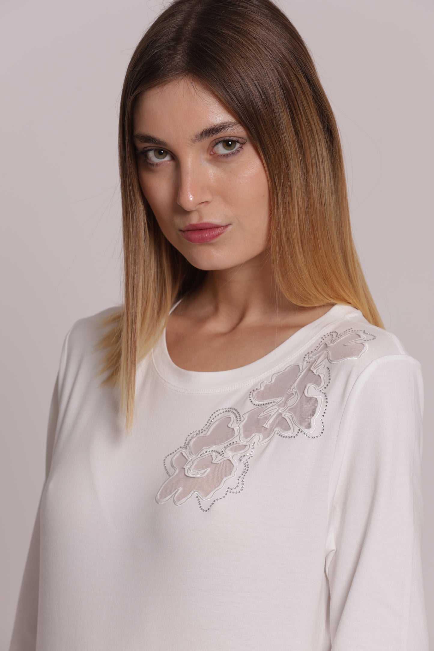 T-SHIRT MANICHE LUNGHE CON TRASPARENZE E STRASS