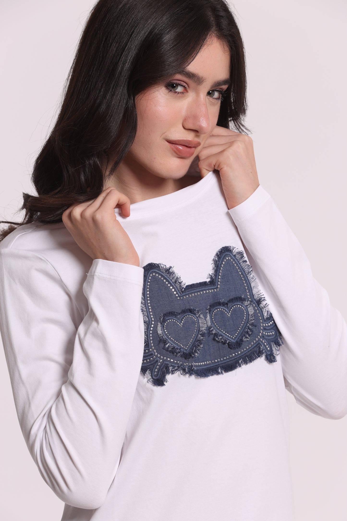 T-SHIRT MANICHE LUNGHE CON GATTO EFFETTO DENIM