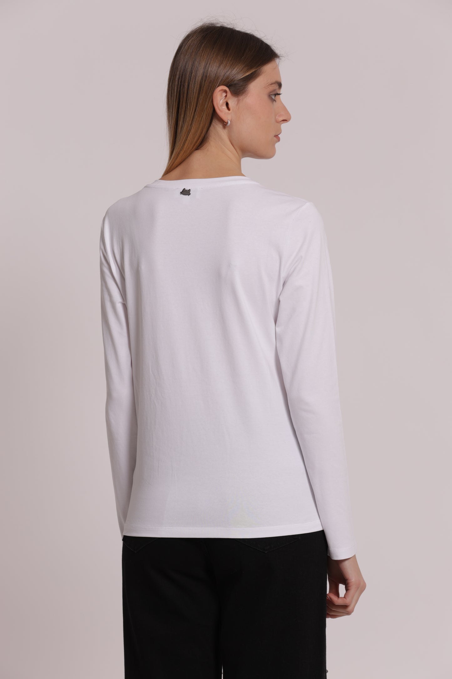 T-SHIRT MANICHE LUNGHE CON FIOCCO FRONTALE