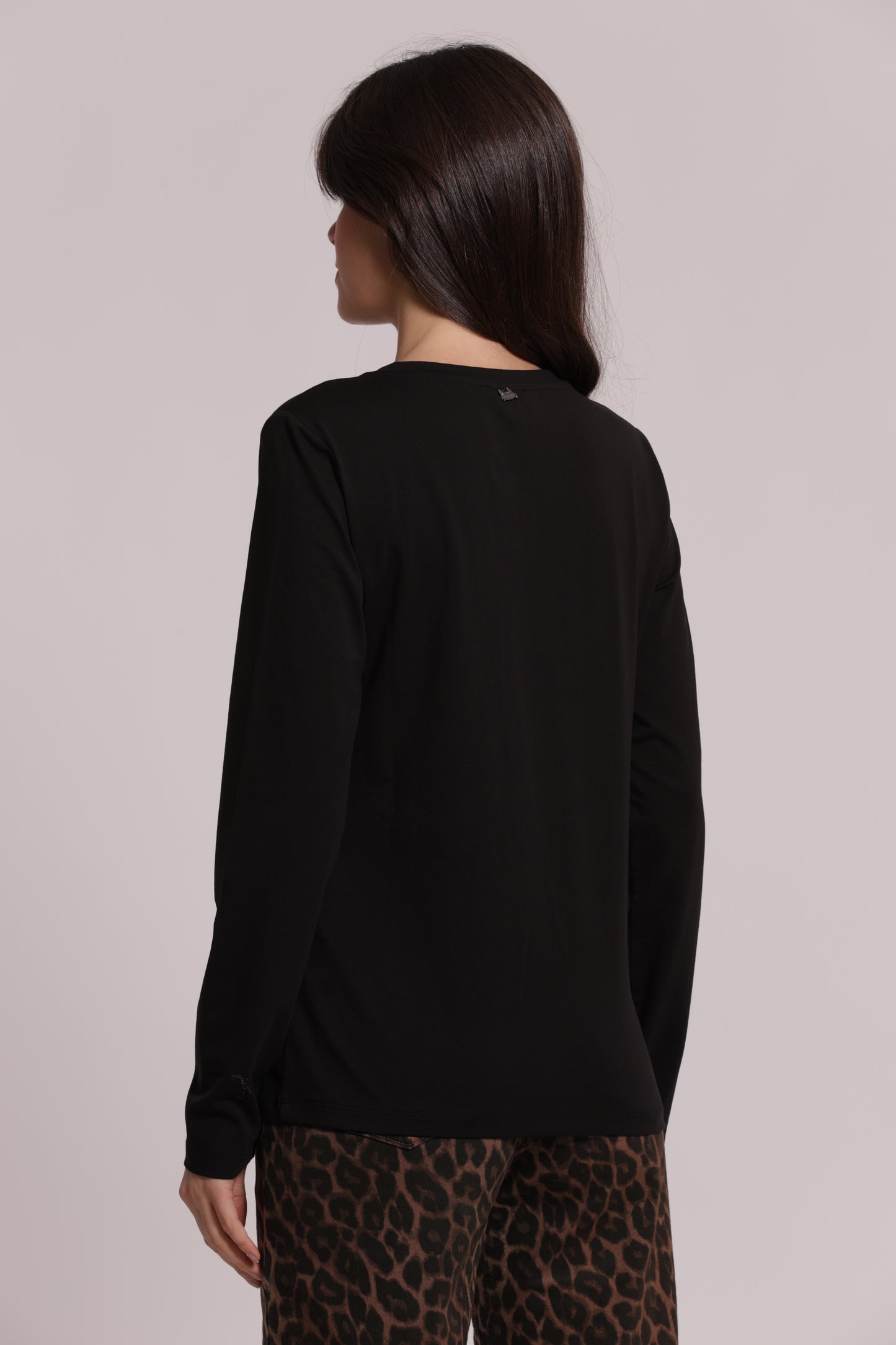 T-SHIRT MANICHE LUNGHE CON FIOCCO FRONTALE