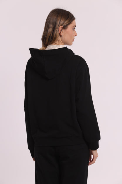 FELPA CON ZIP DETTAGLI TRAFORATI E STRASS