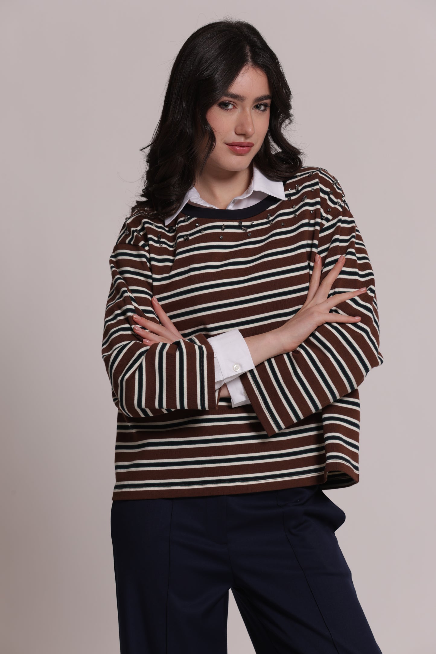 T-SHIRT MANICHE LUNGHE A RIGHE CON APPLICAZIONI