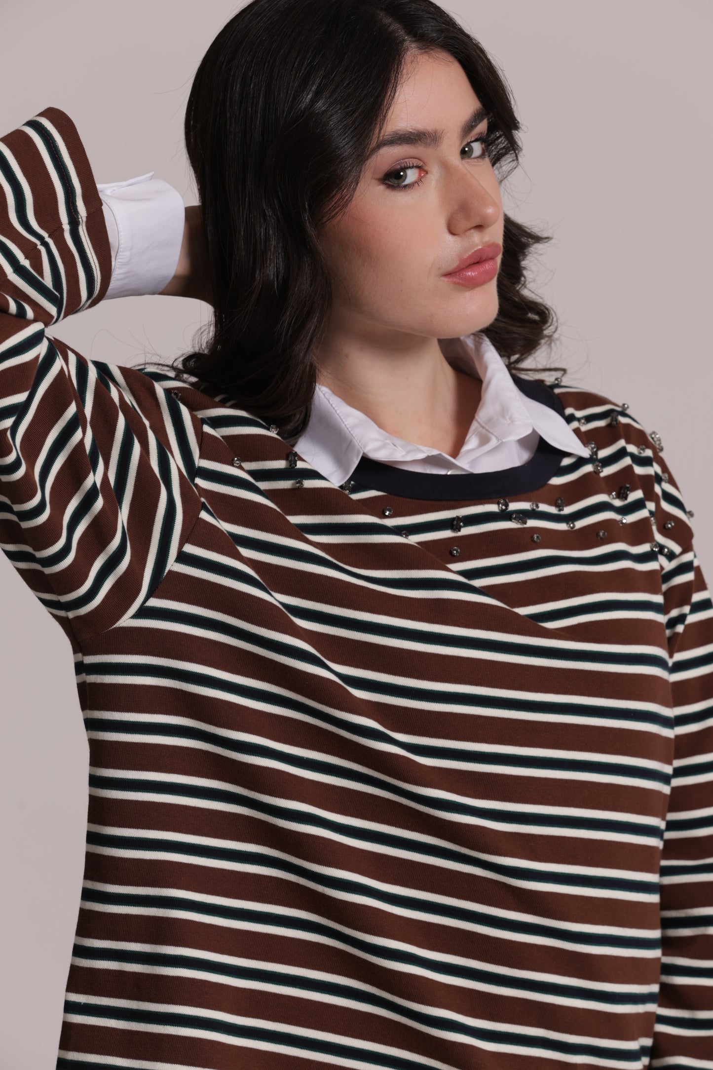 T-SHIRT MANICHE LUNGHE A RIGHE CON APPLICAZIONI