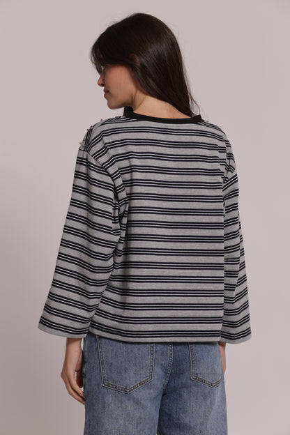 T-SHIRT MANICHE LUNGHE A RIGHE CON APPLICAZIONI